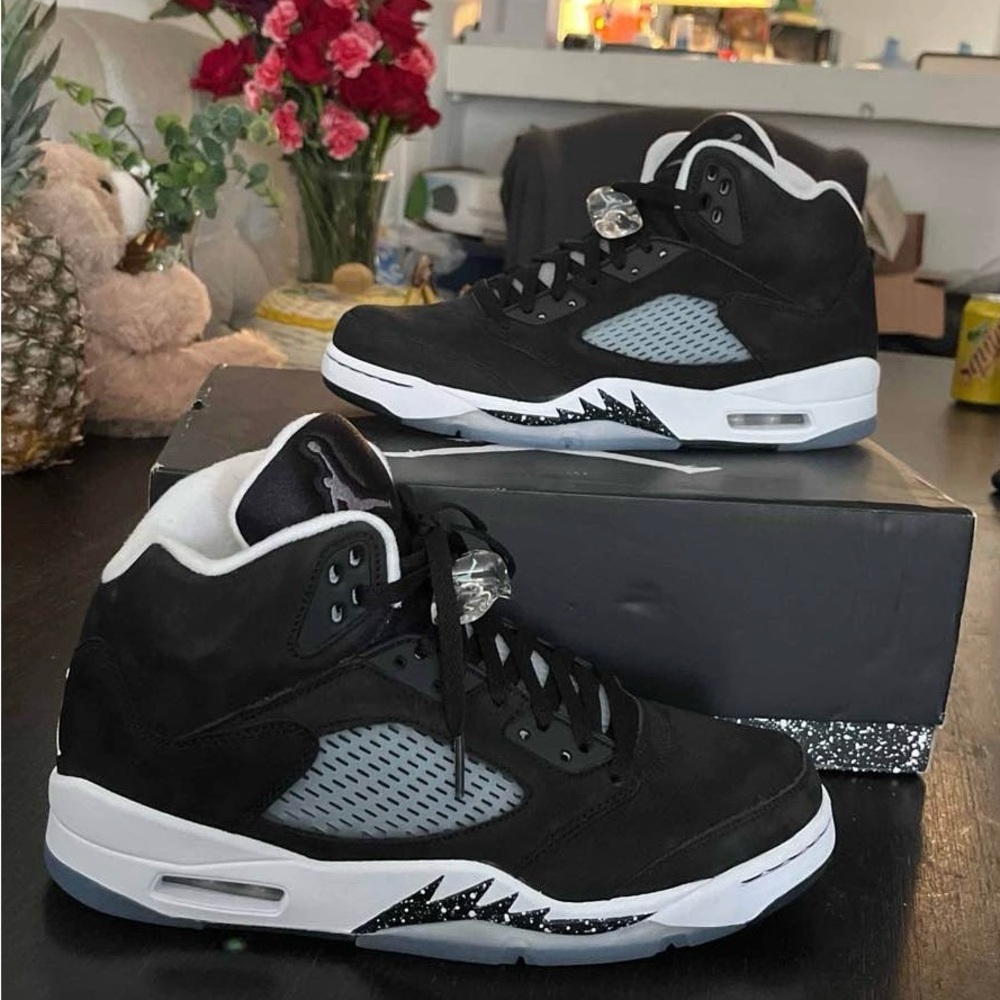 Jordan Retro 5 brand new with box.